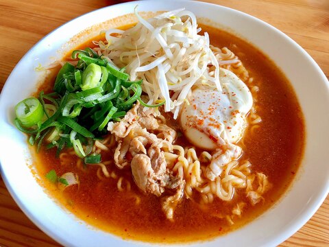 ピリ辛！☆もやしたっぷり味噌ラーメン